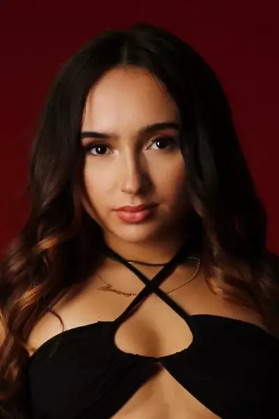 Headshot by Ariana Leon